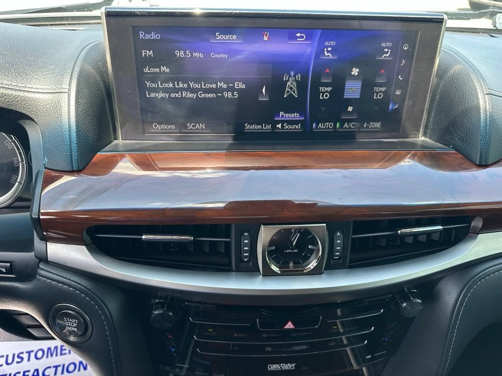 Used 2020 Lexus LX 570 4WD w/ Luxury Package image 18
