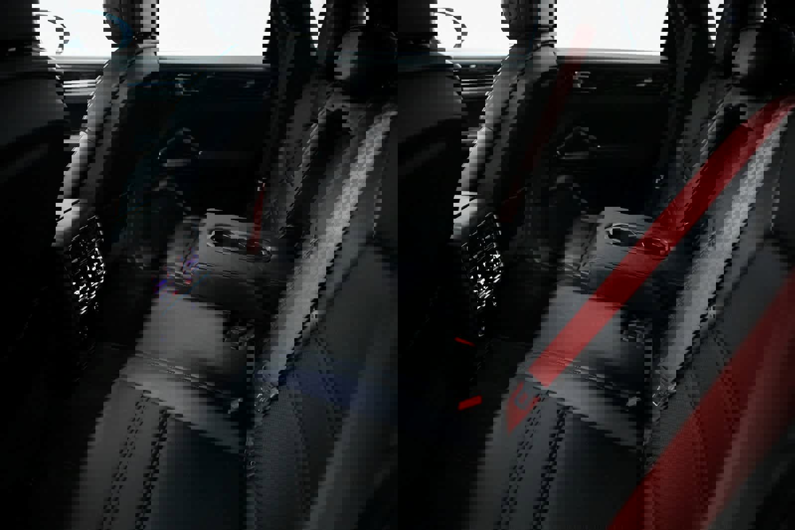 Certified 2023 Porsche Cayenne Platinum Edition image 28