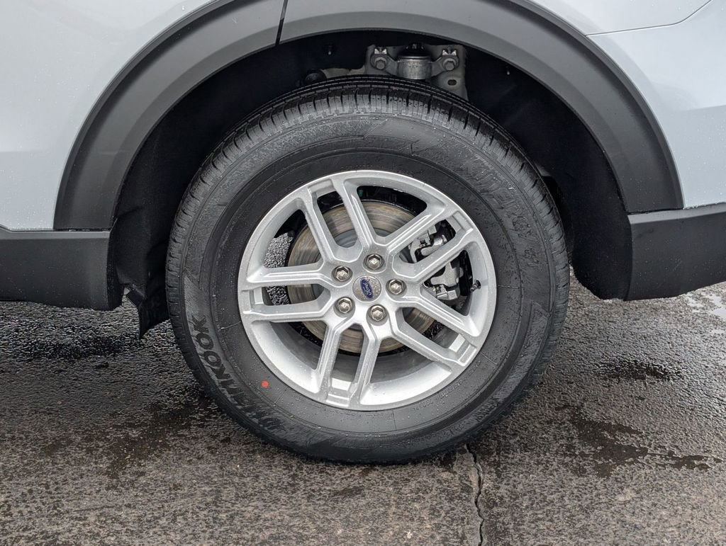 New 2026 Ford Explorer Active image 15