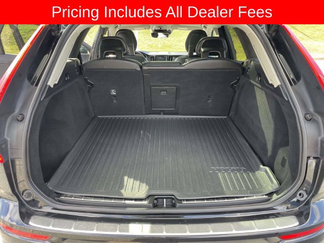 Used 2018 Volvo XC60 T5 Momentum w/ Vision Package AWD/4WD image 11