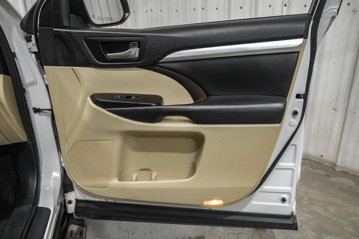 Used 2018 Toyota Highlander XLE FWD image 43