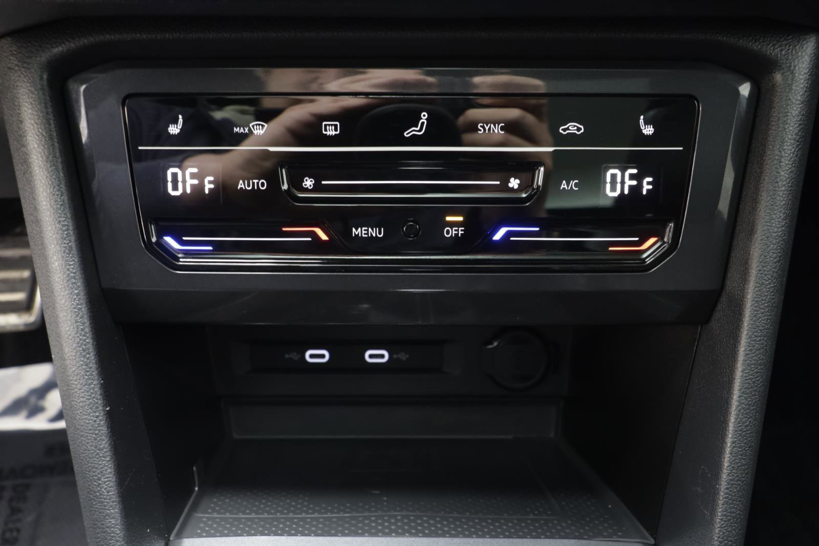 Used 2022 Volkswagen Tiguan SE R-Line image 11