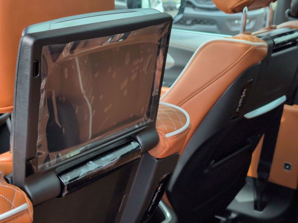 New 2026 Chrysler Pacifica Pinnacle w/ Trailer Tow Group image 23