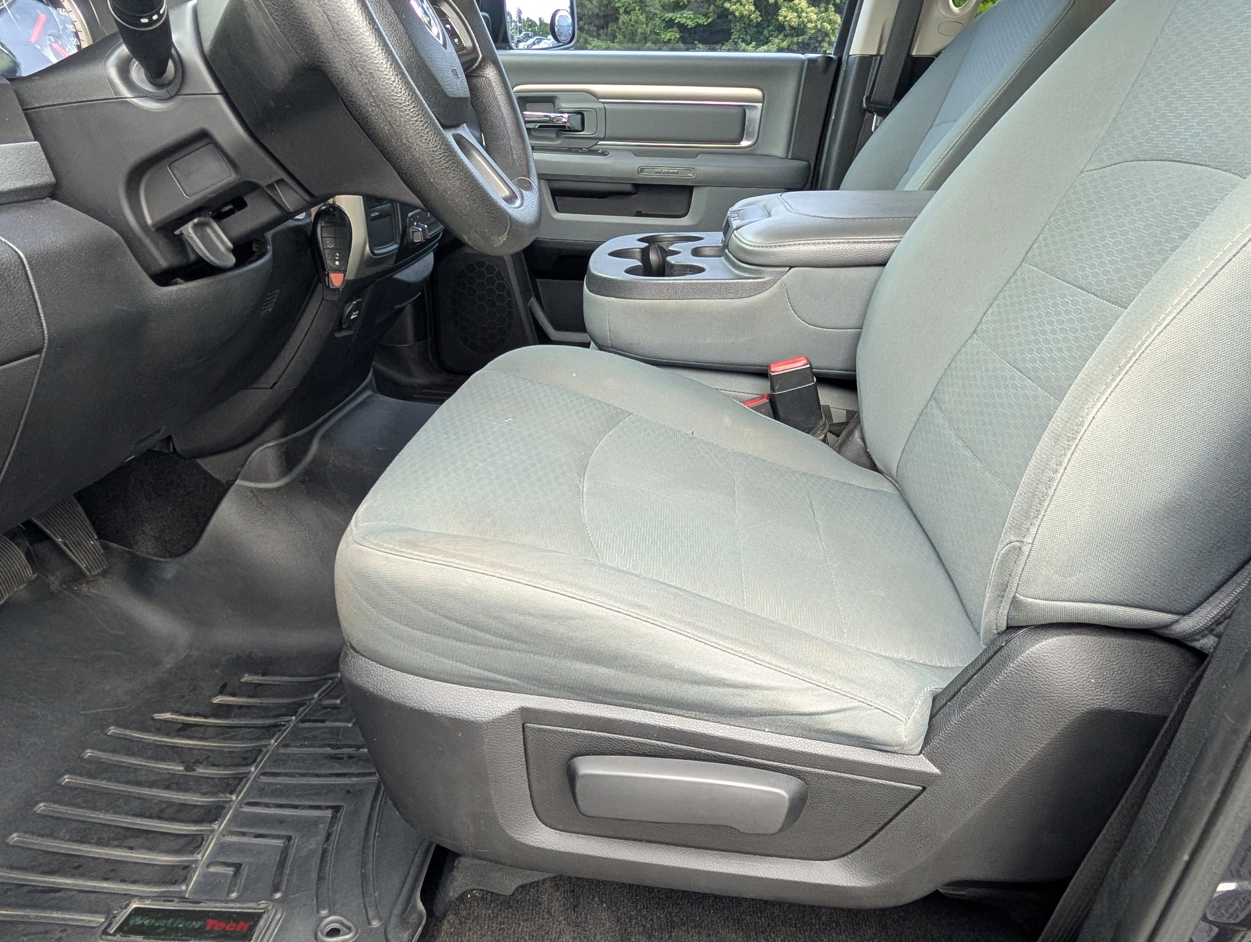 Used 2017 RAM 2500 SLT AWD/4WD image 14