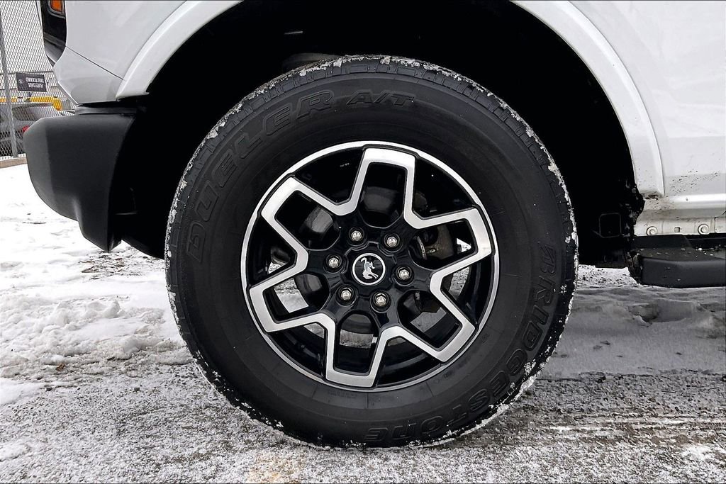 Used 2022 Ford Bronco Outer Banks image 8