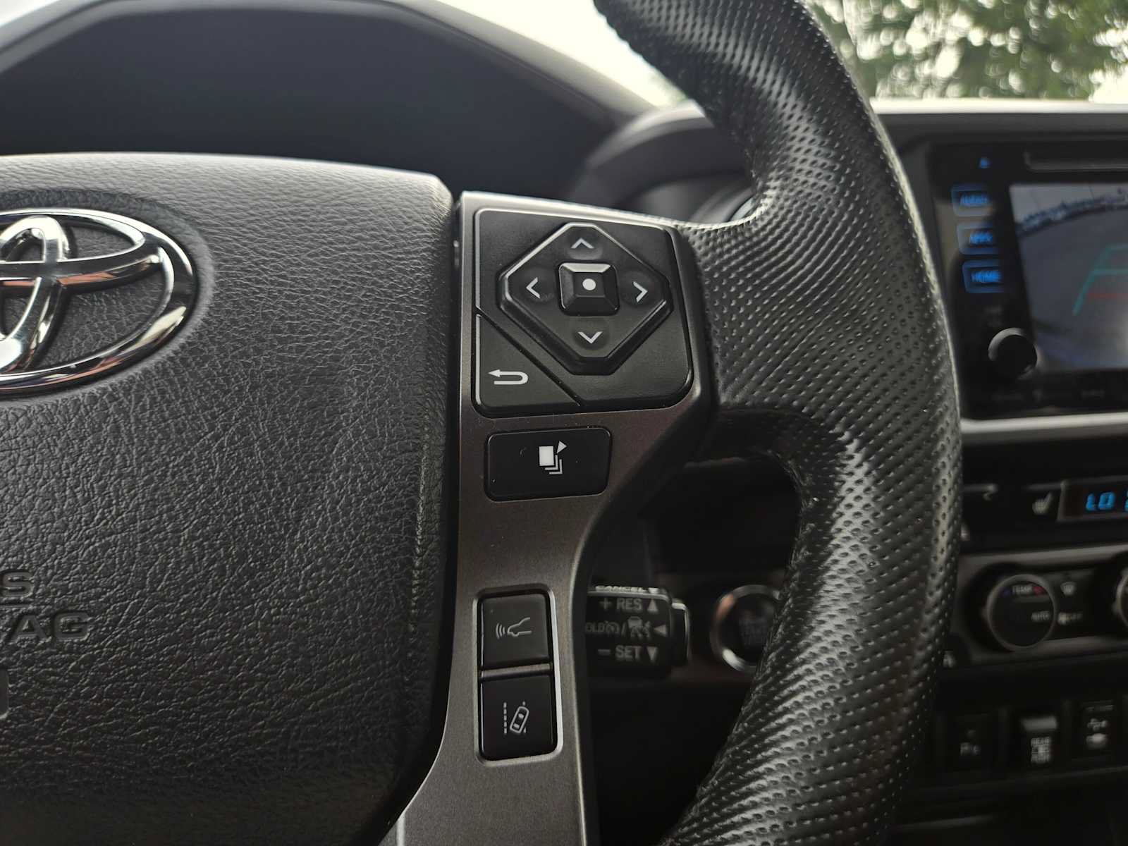 Used 2019 Toyota Tacoma TRD Off-Road AWD/4WD image 35