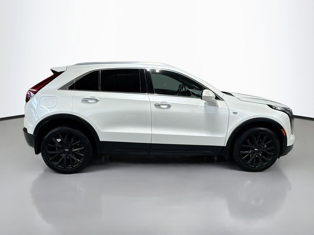 Used 2022 Cadillac XT4 Luxury w/ LPO, ONYX Package AWD/4WD image 5
