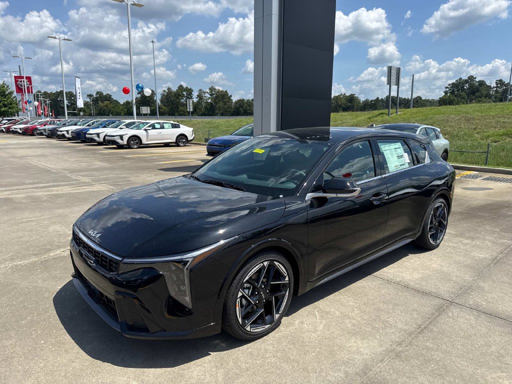 New 2026 Kia K4 GT-Line Turbo w/ GT-Line Premium Package FWD image 3