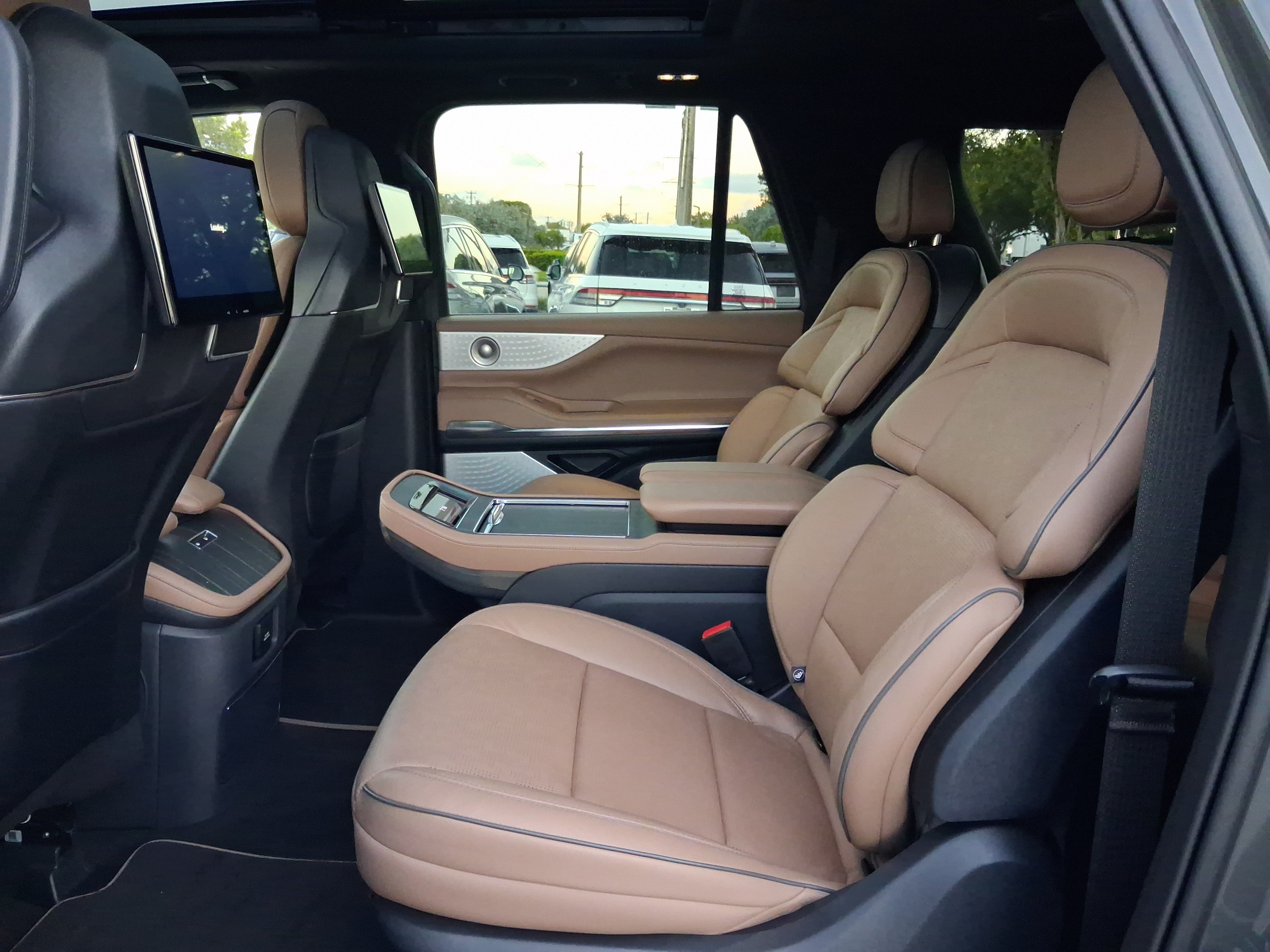 Used 2025 Lincoln Navigator L Black Label AWD/4WD image 6