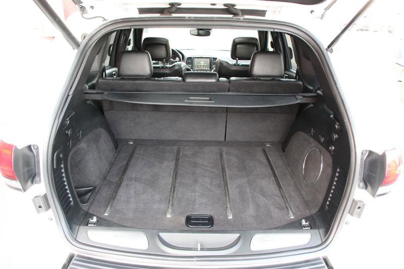 Used 2017 Jeep Grand Cherokee SRT image 17