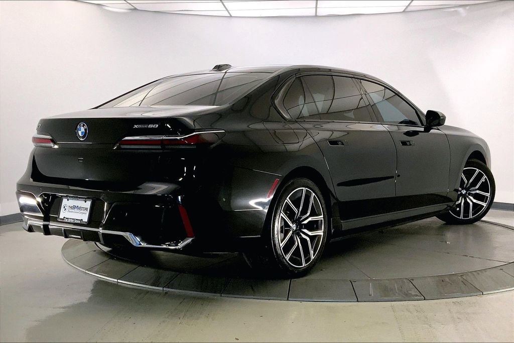 Certified 2023 BMW i7 xDrive60 w/ Executive Package 2 AWD/4WD image 12