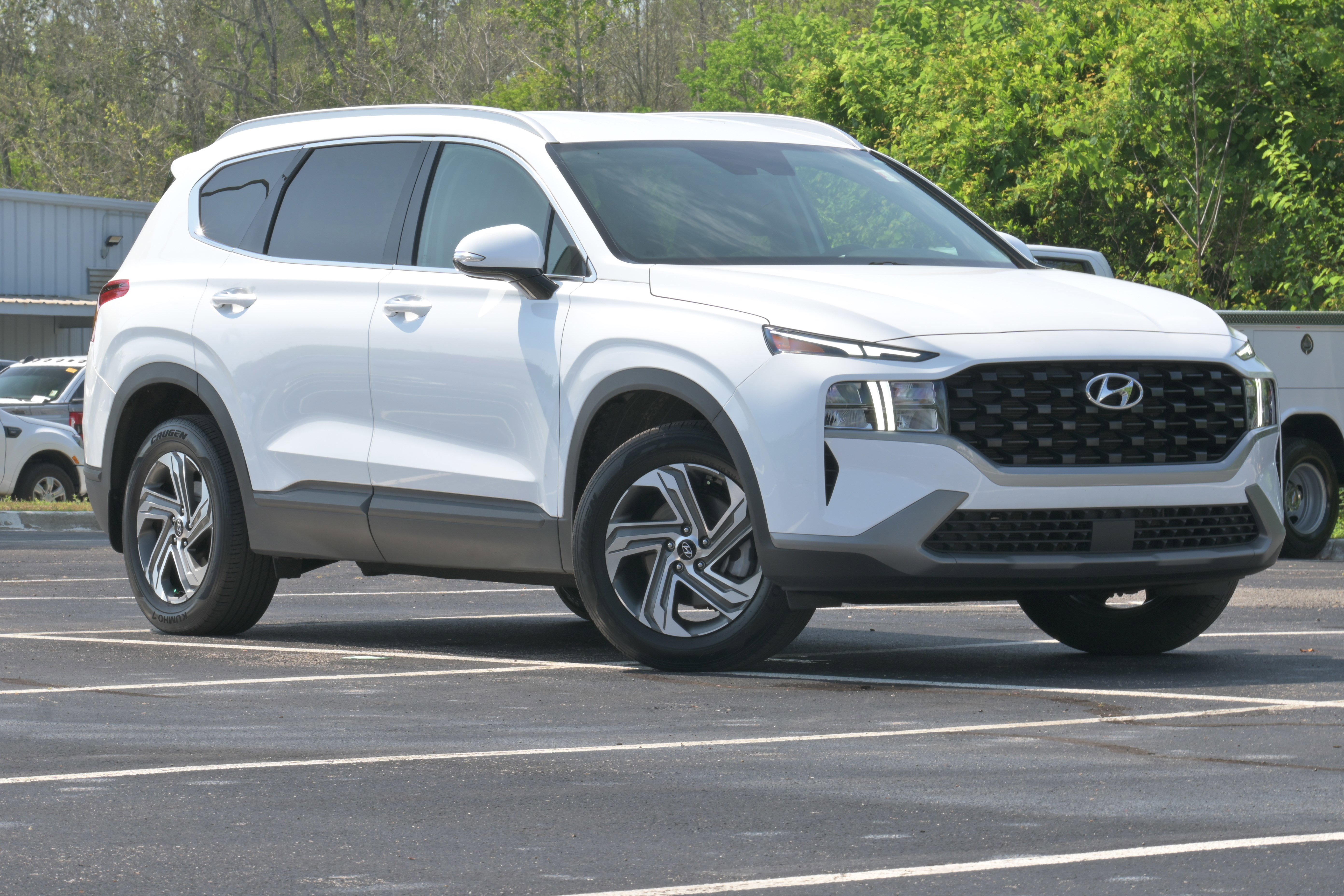 Used 2023 Hyundai Santa Fe SEL FWD image 2