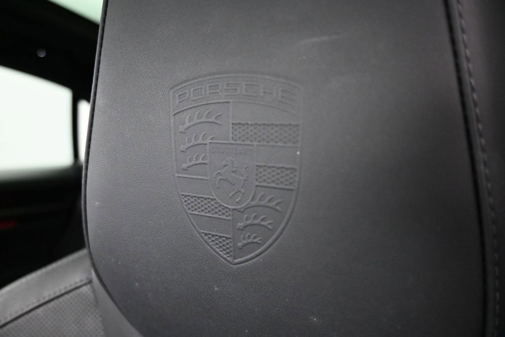 Certified 2025 Porsche Macan 4S Electric AWD/4WD image 10