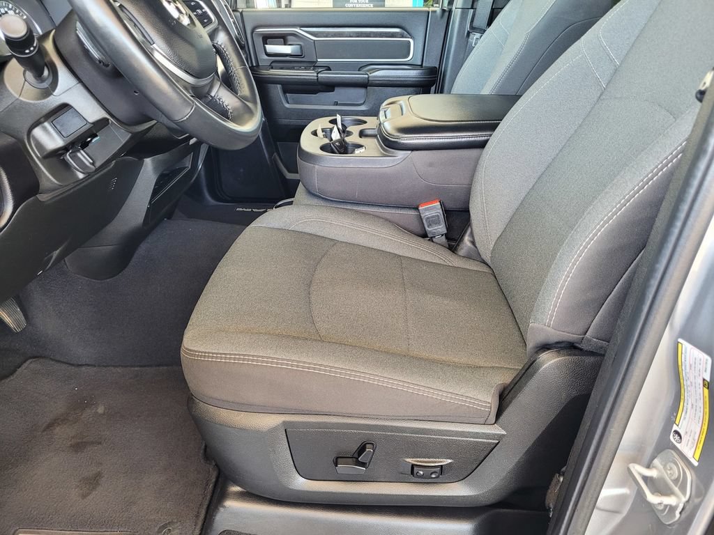 Used 2024 RAM 2500 Big Horn w/ Sport Appearance Package AWD/4WD image 10