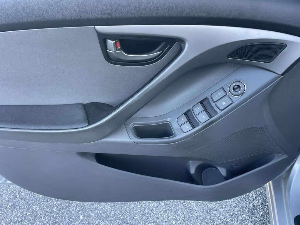 Used 2013 Hyundai Elantra GLS FWD image 18