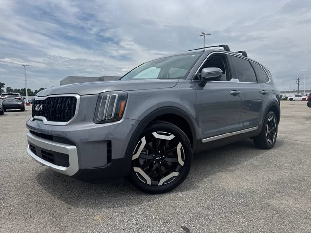 Used 2025 Kia Telluride EX w/ EX Captain's Chair Package