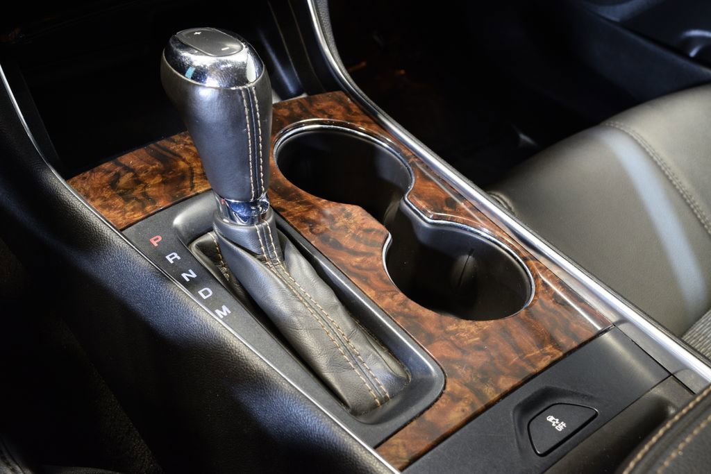 Used 2015 Chevrolet Impala LT w/ Convenience Package image 25