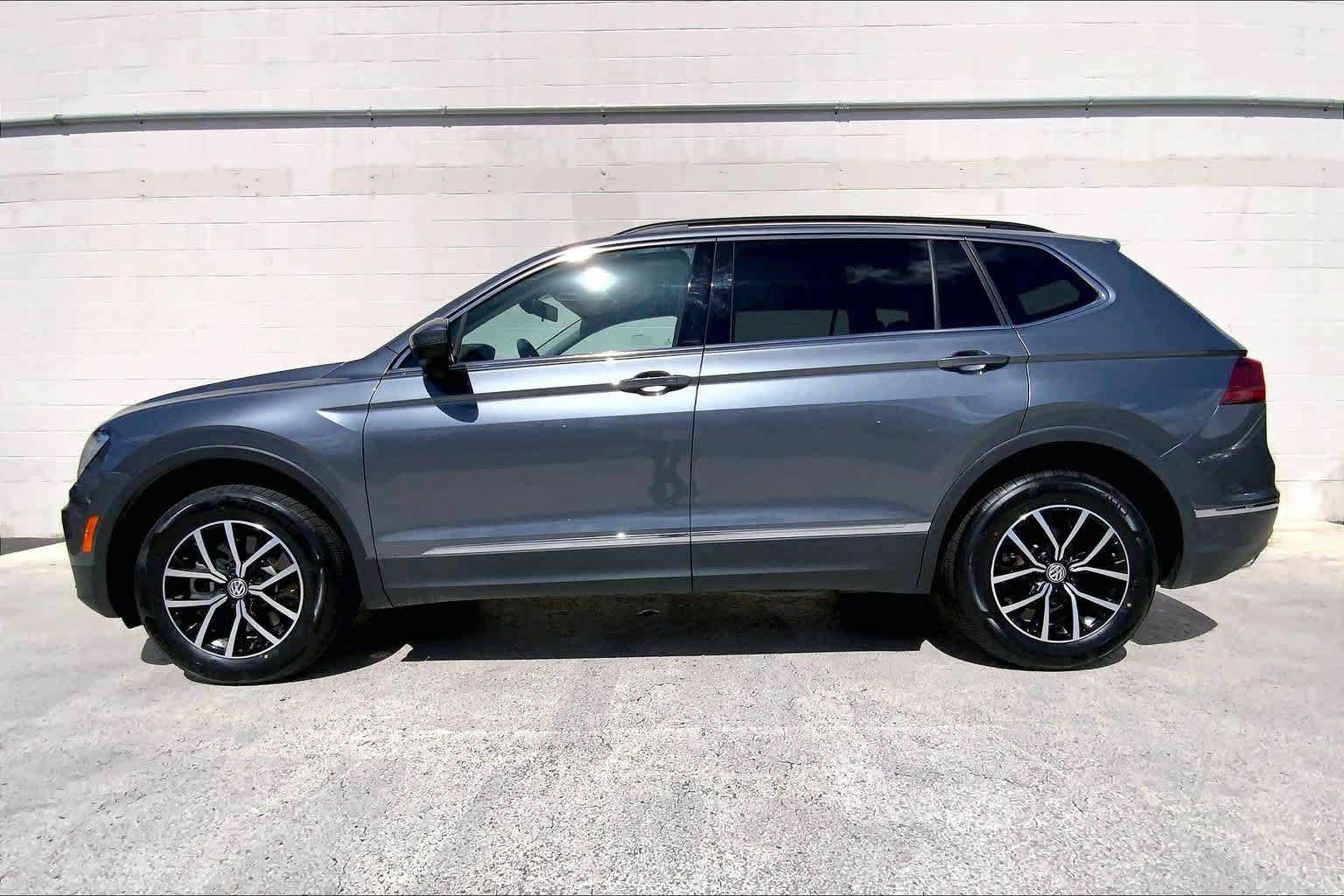 Used 2021 Volkswagen Tiguan SE FWD image 2