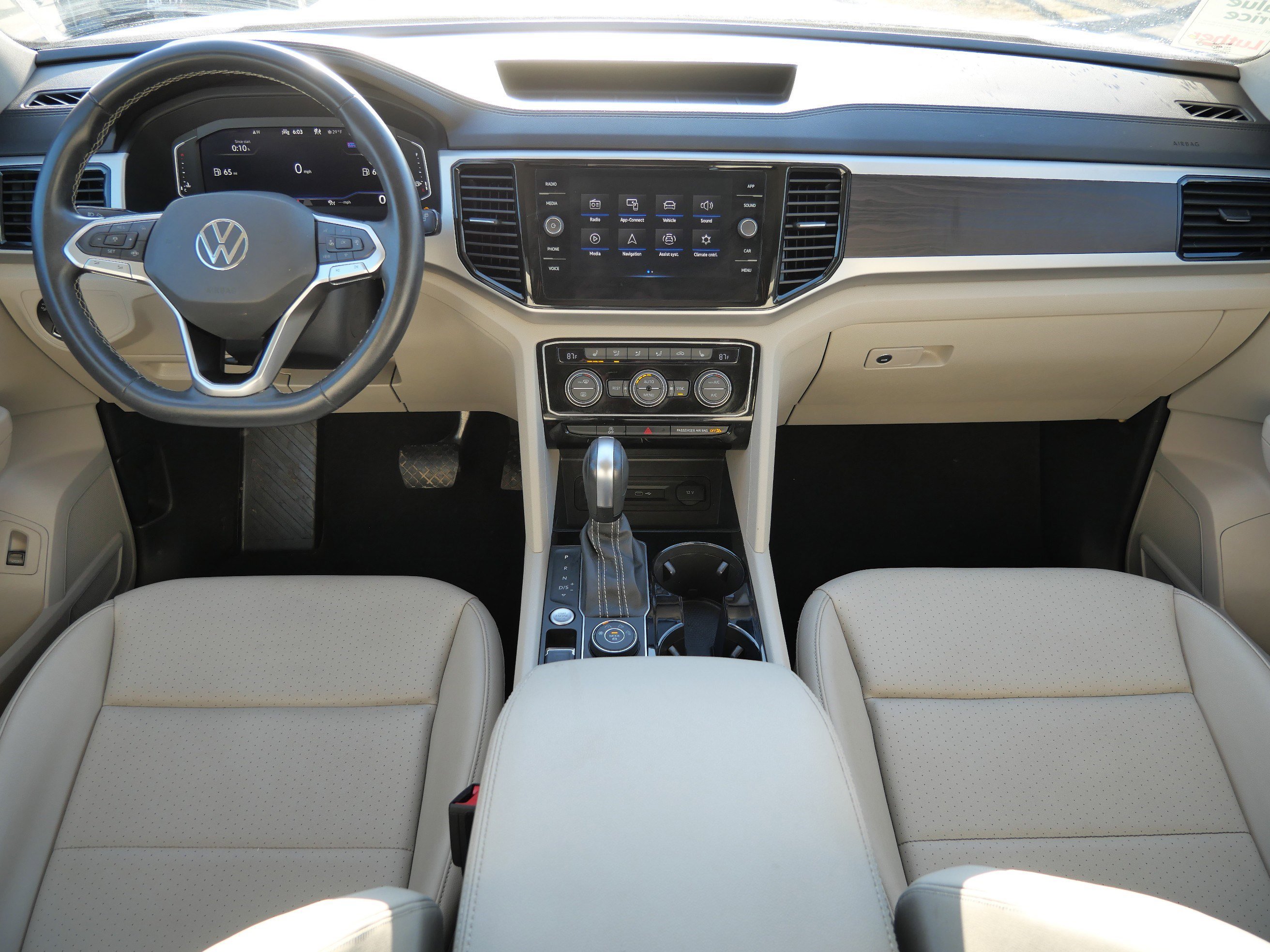 Certified 2023 Volkswagen Atlas SE w/ Black Wheel Package AWD/4WD image 10