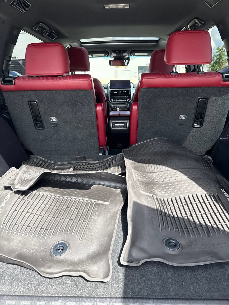 Used 2022 Lexus GX 460 Luxury w/ Sport Design Package AWD/4WD image 21