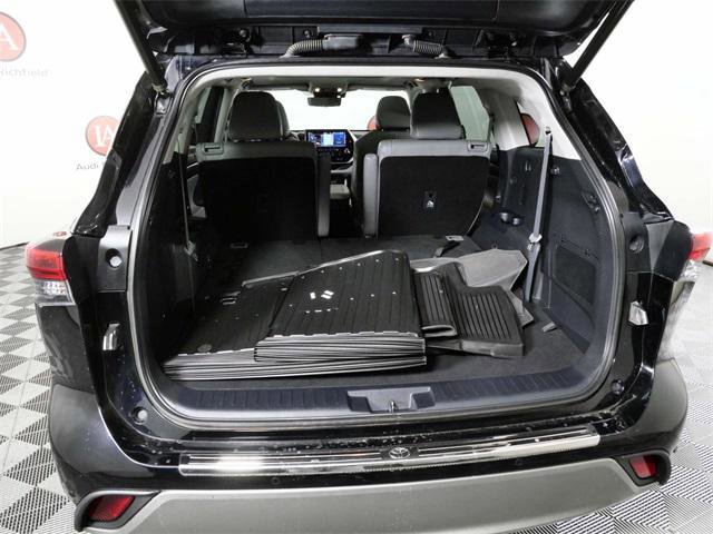 Used 2020 Toyota Highlander Limited Platinum image 10