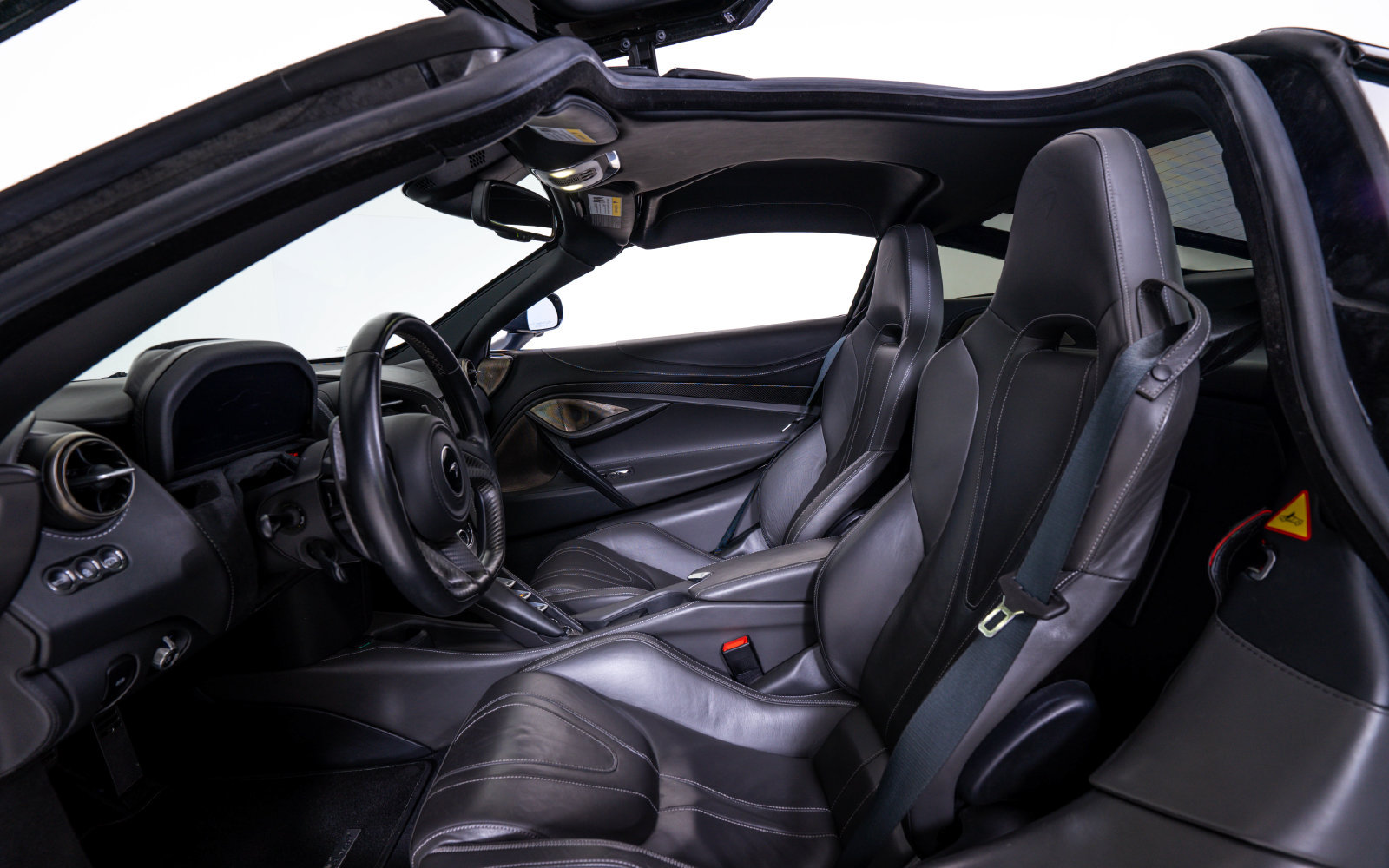 Used 2019 McLaren 720S RWD image 22