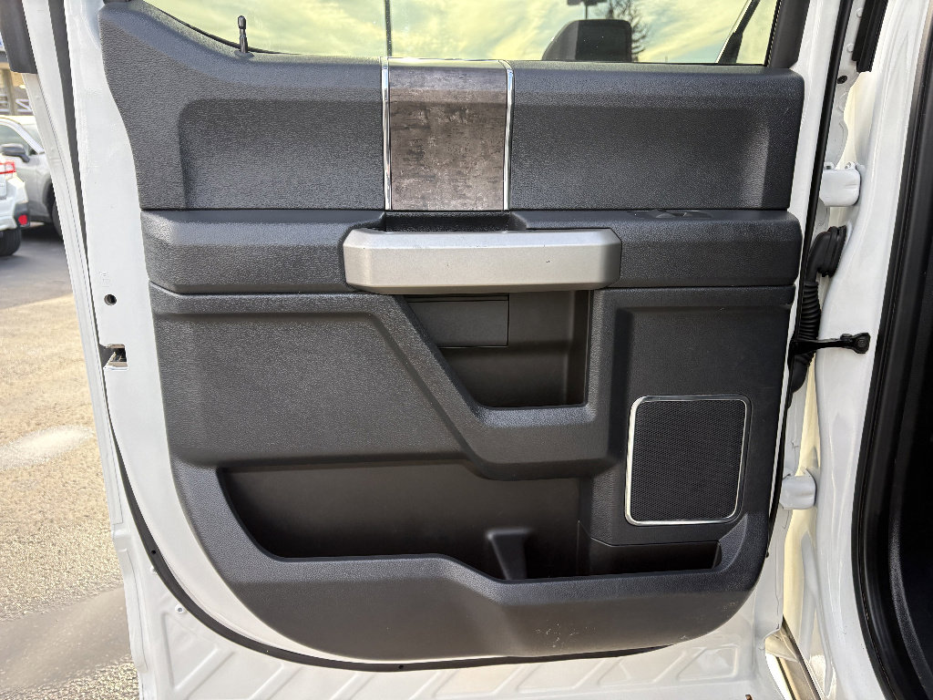 Certified 2022 Ford F350 Lariat w/ Camper Package image 34