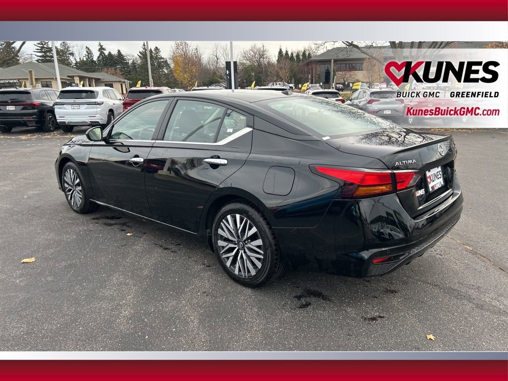 Used 2024 Nissan Altima 2.5 SV image 9