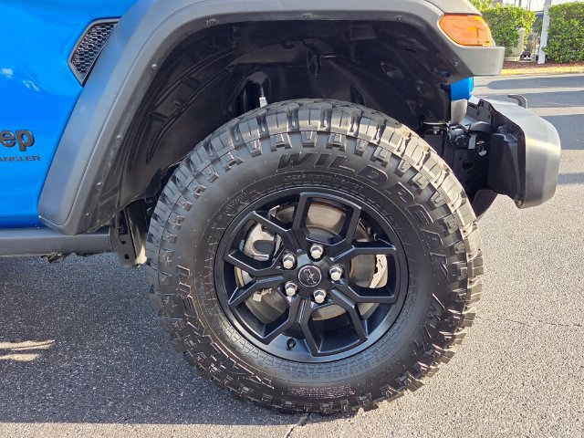 Certified 2025 Jeep Wrangler Sport AWD/4WD image 9