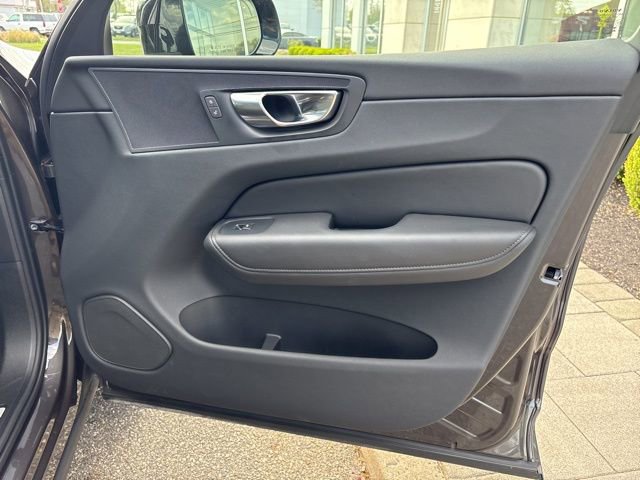 Used 2025 Volvo XC60 B5 Plus AWD/4WD image 15