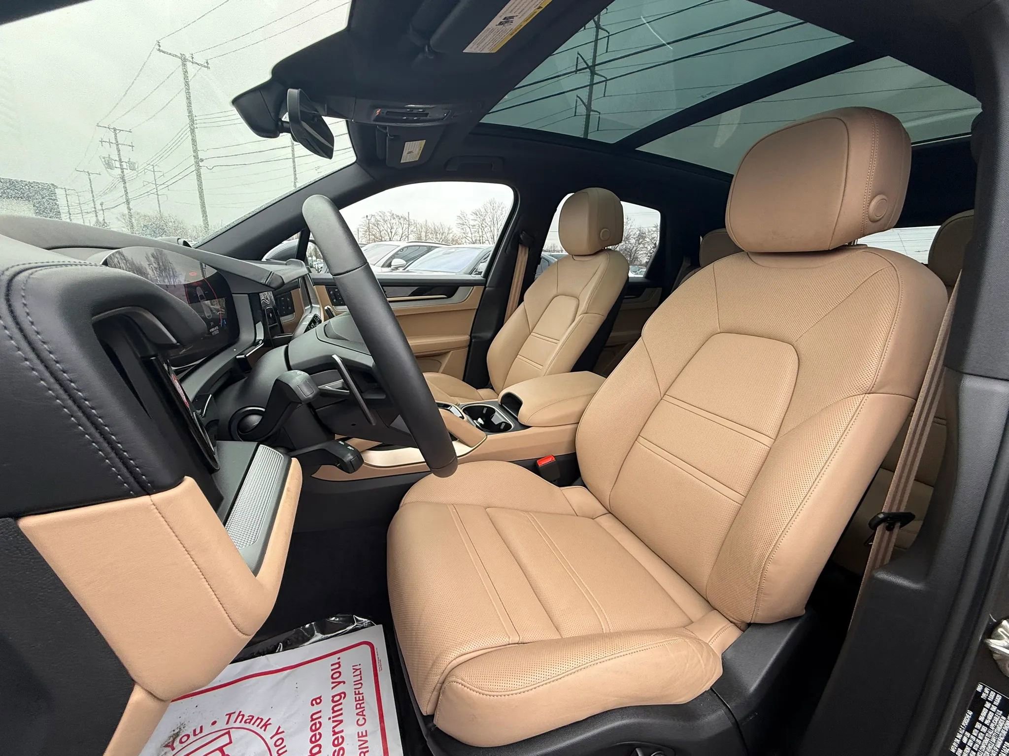 Used 2025 Porsche Cayenne E-Hybrid Sport Utility 4D w/ Premium Package Plus image 21