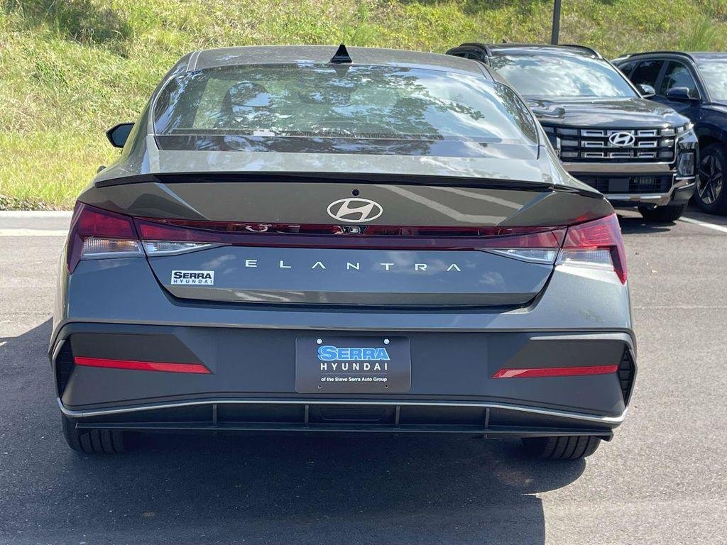 New 2026 Hyundai Elantra SEL Sport FWD image 30