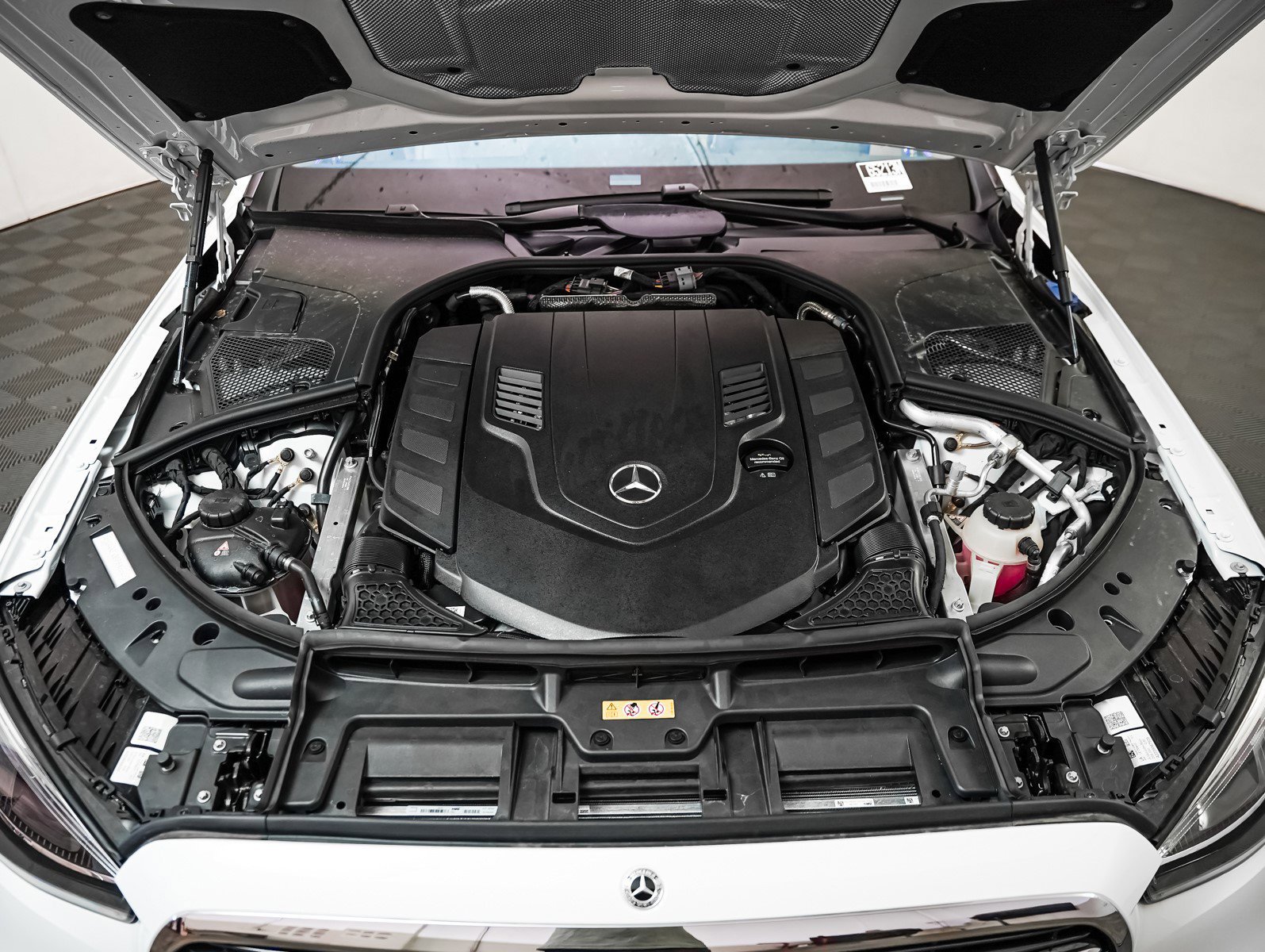 New 2025 Mercedes-Benz S 580 4MATIC Sedan image 4