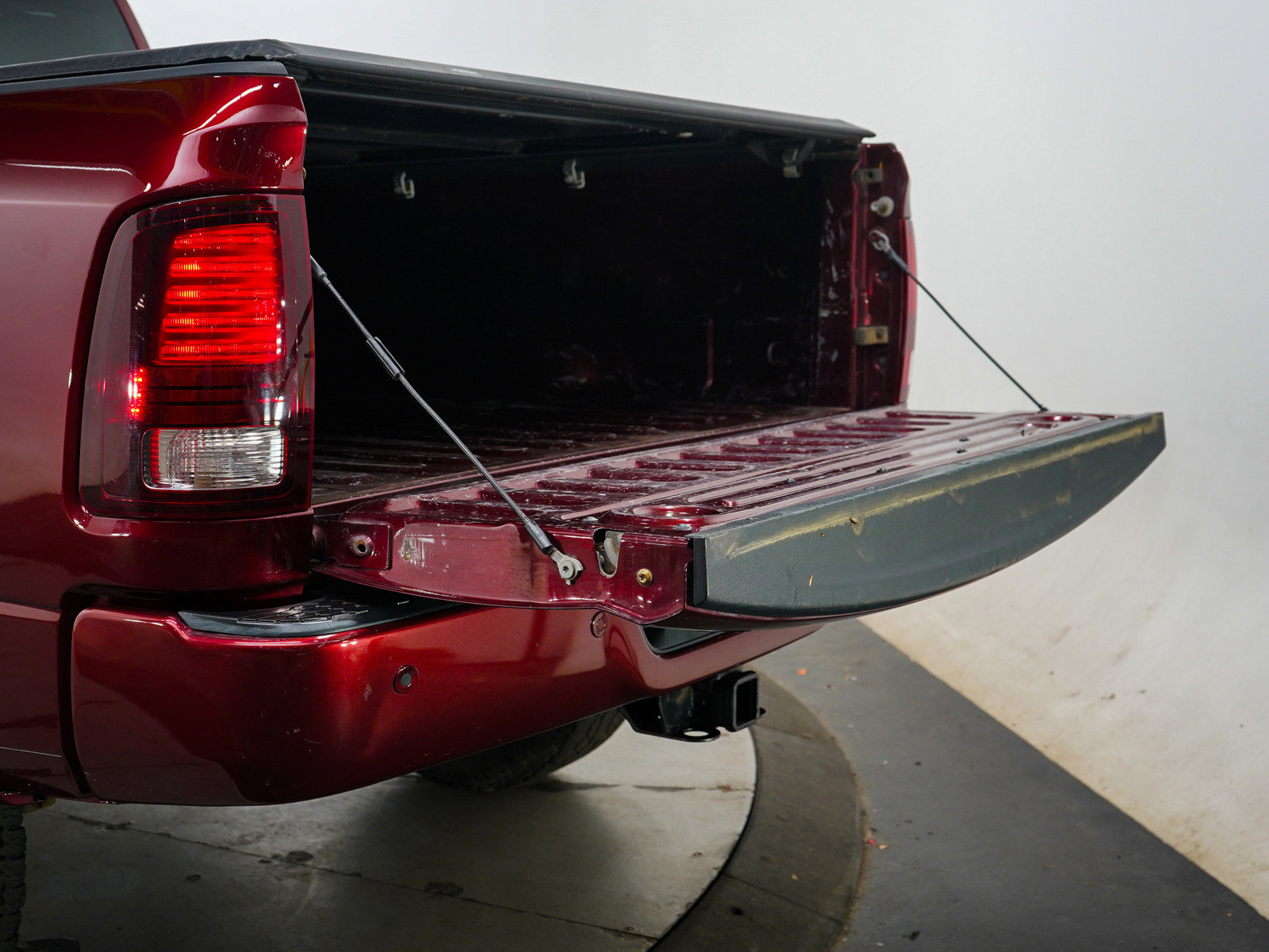 Used 2017 RAM 2500 Laramie w/ Sport Appearance Group AWD/4WD image 9