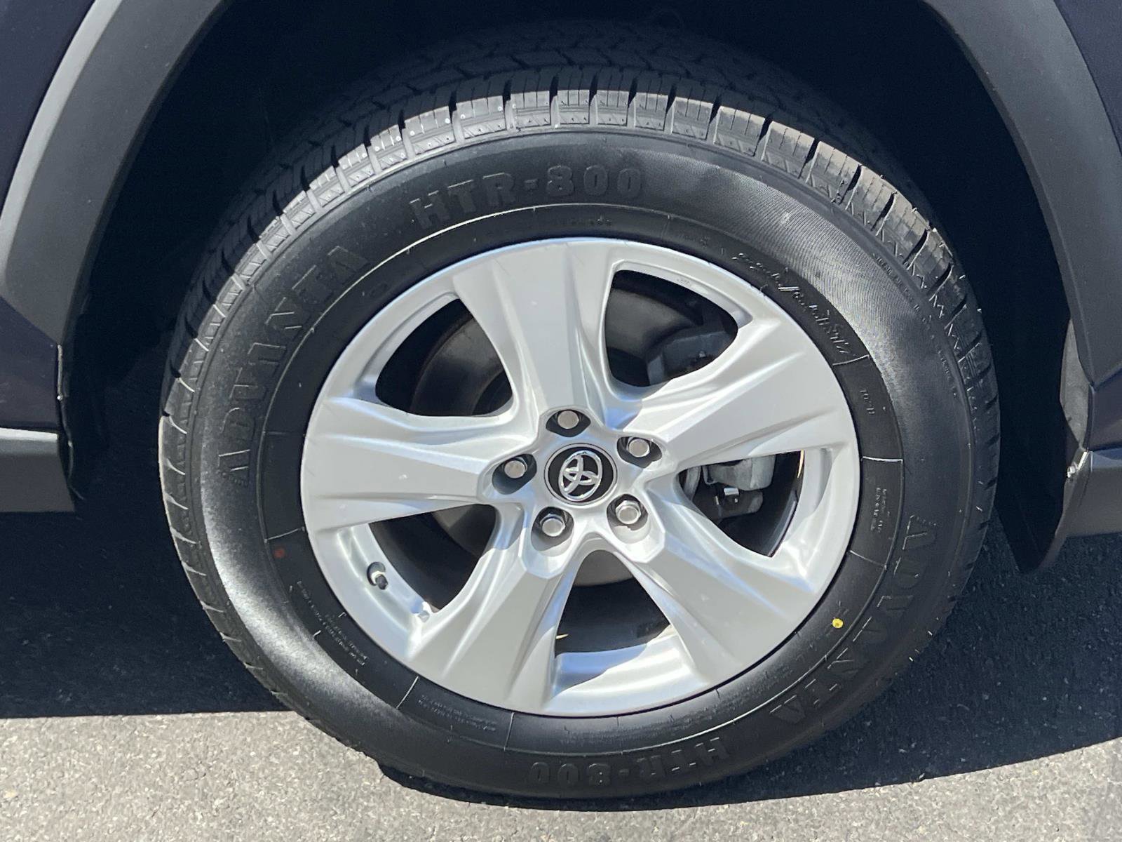 Used 2019 Toyota RAV4 XLE w/ Convenience Package image 28