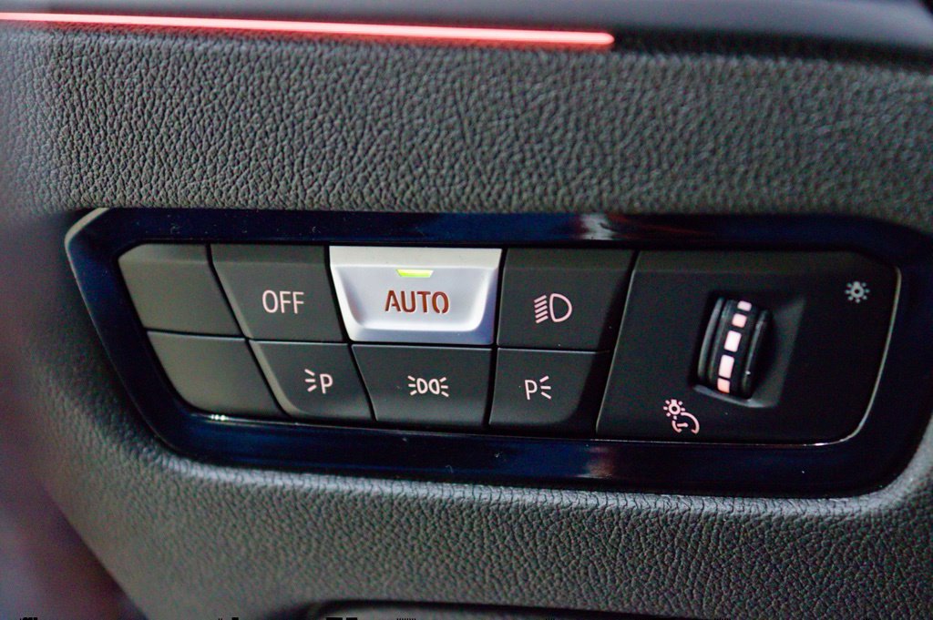 Used 2023 BMW M3 w/ M Carbon Exterior Package RWD image 40