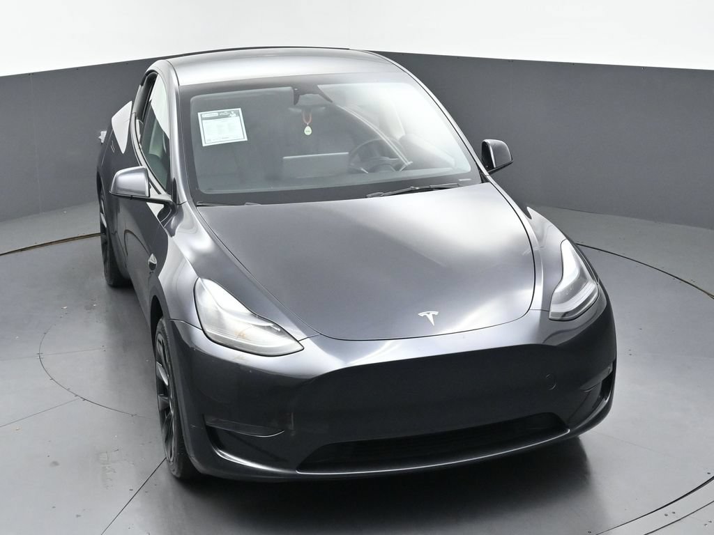Used 2024 Tesla Model Y 2WD image 46
