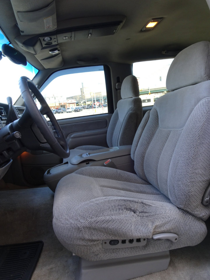 Used 1999 Chevrolet Tahoe 4WD 2-Door w/ Preferred Equipment Group image 12