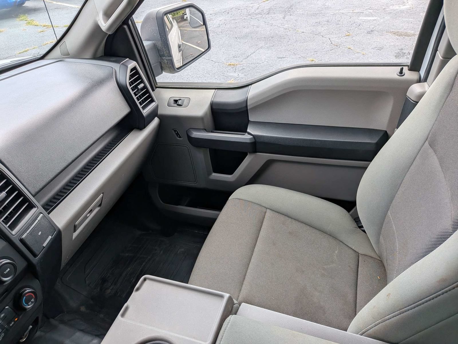 Used 2018 Ford F150 XL w/ Equipment Group 101A Mid AWD/4WD image 16