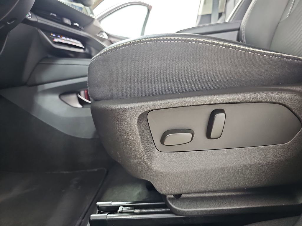 Used 2023 Buick Envision Essence image 35