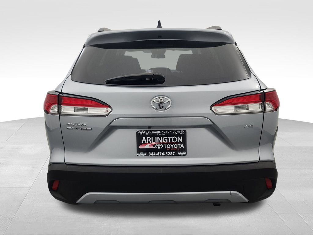 Used 2025 Toyota Corolla Cross LE image 6