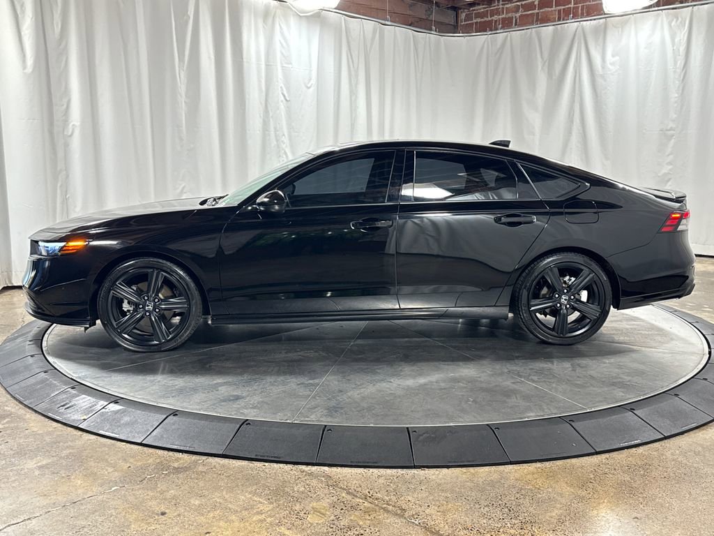 Used 2023 Honda Accord Sport image 6