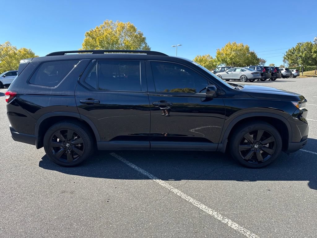 Used 2025 Honda Pilot Black Edition image 6