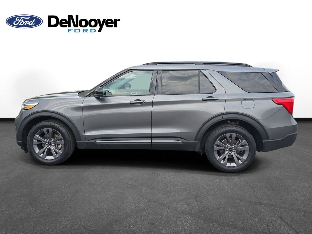 Used 2024 Ford Explorer XLT w/ Equipment Group 202A AWD/4WD image 9