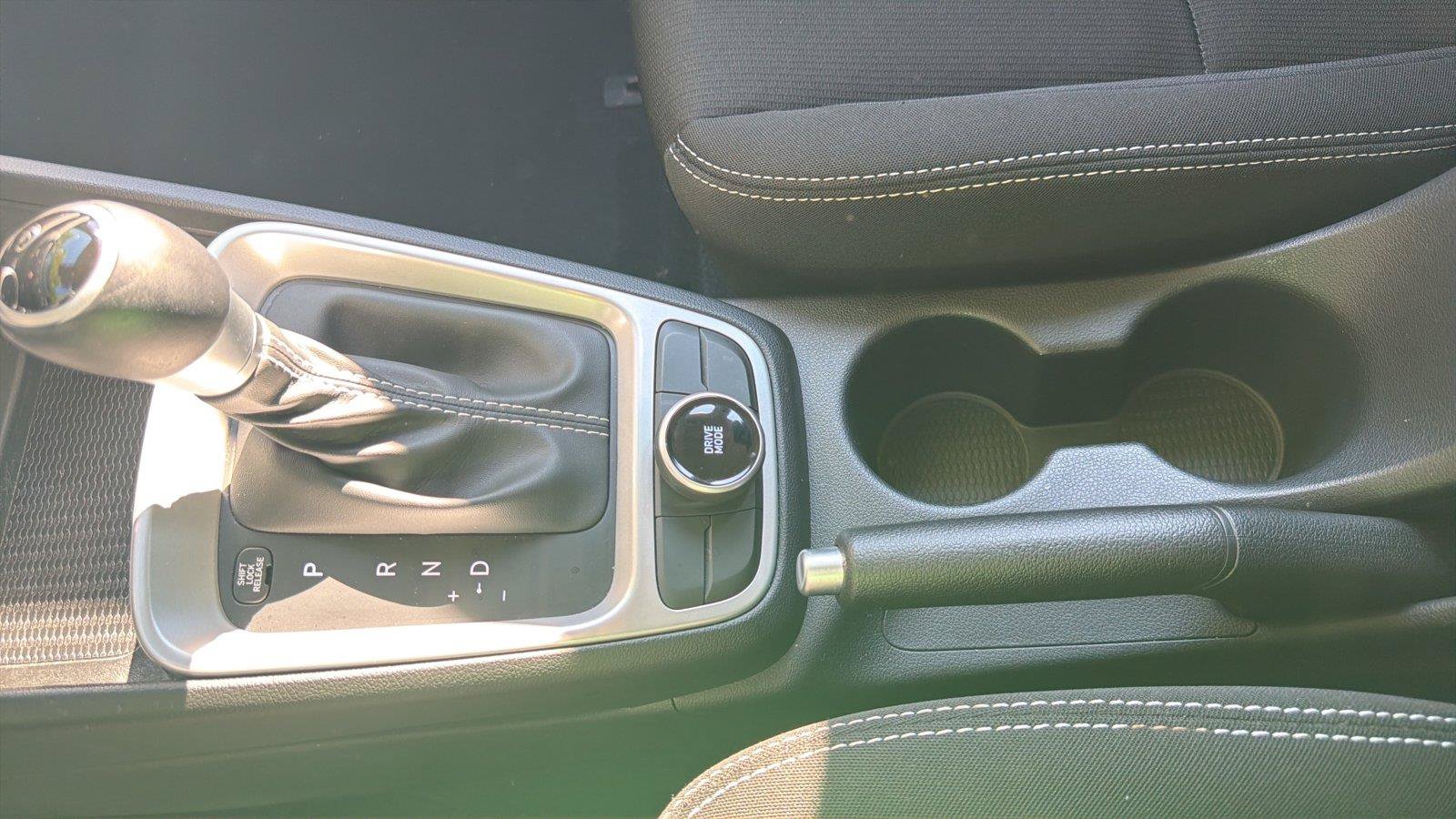 Used 2024 Hyundai Venue SEL FWD image 19