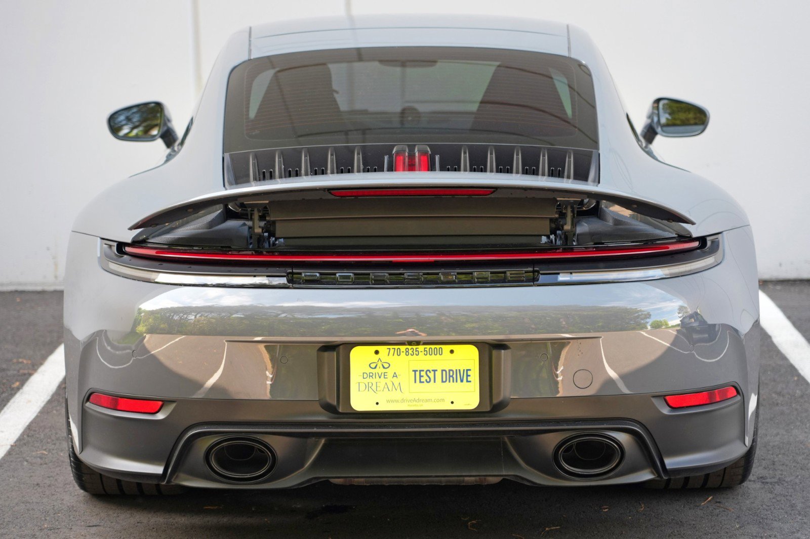 Used 2025 Porsche 911 Carrera w/ Premium Package RWD image 47