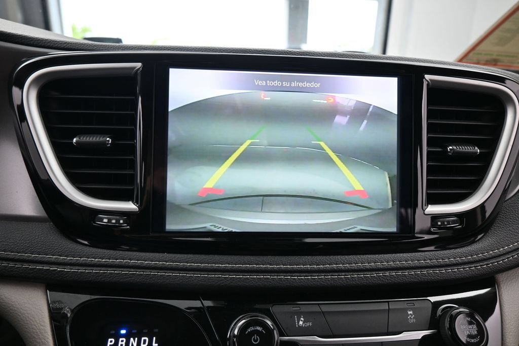 Used 2022 Chrysler Pacifica Touring-L FWD image 19