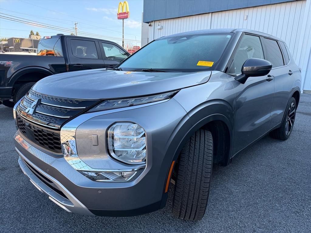 Used 2022 Mitsubishi Outlander SE