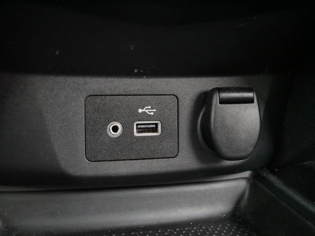 Used 2020 Nissan Rogue SV image 32