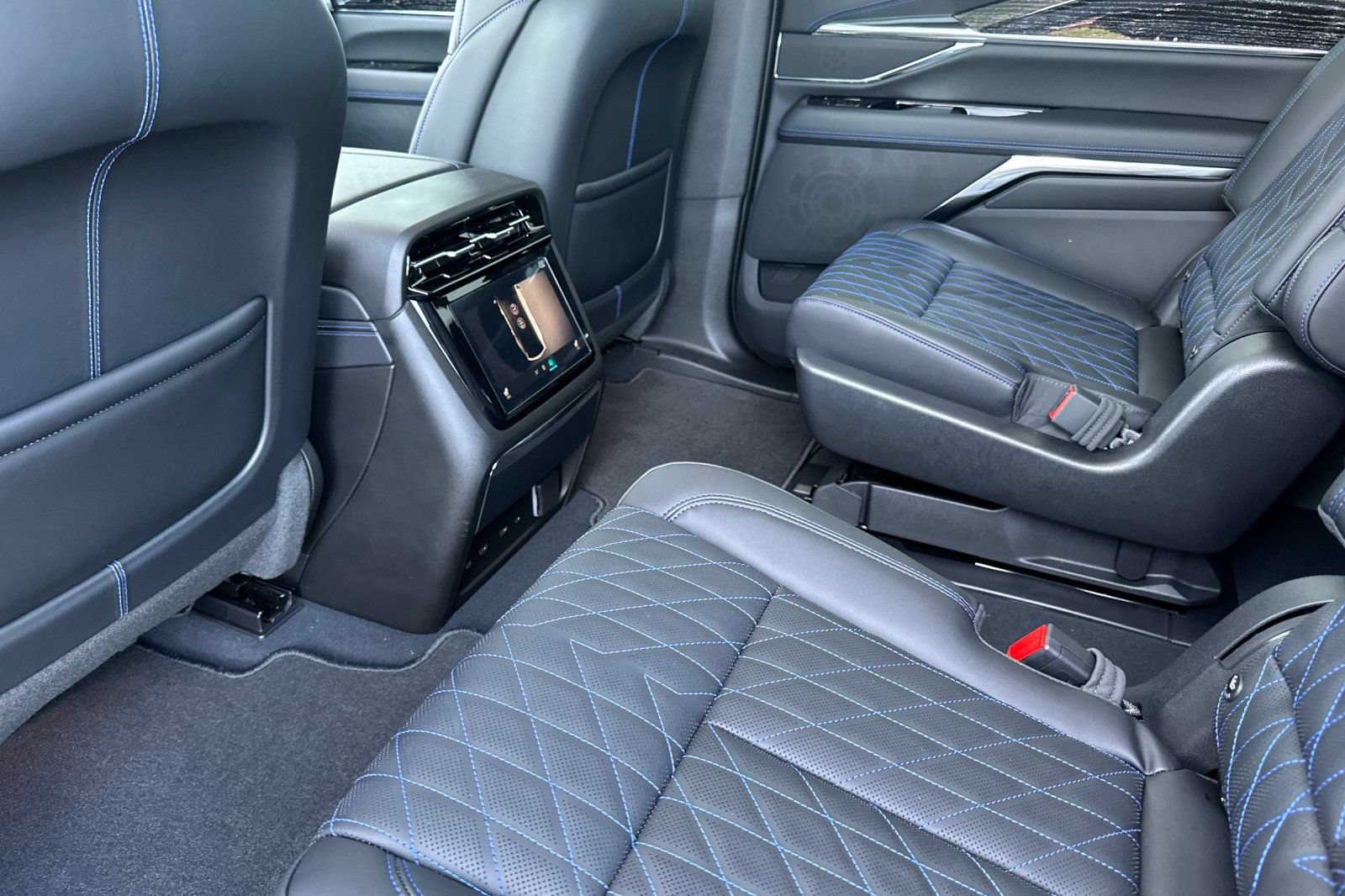 New 2026 Cadillac Escalade IQL Sport 1 AWD/4WD image 13